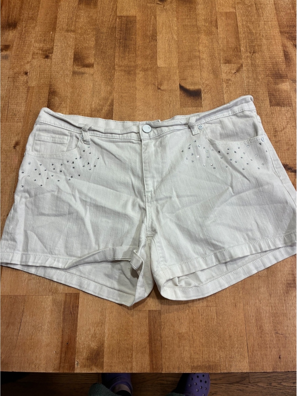 New York & Company Women's White Denim Shorts Size 8 with Studded Detail